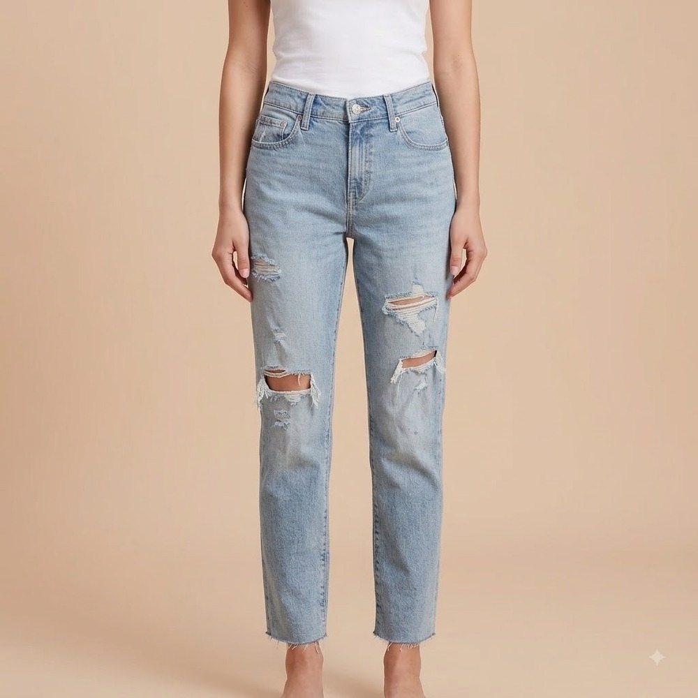 GAP Universal Slim Boyfriend Jeans Women 27R Distressed Light Wash